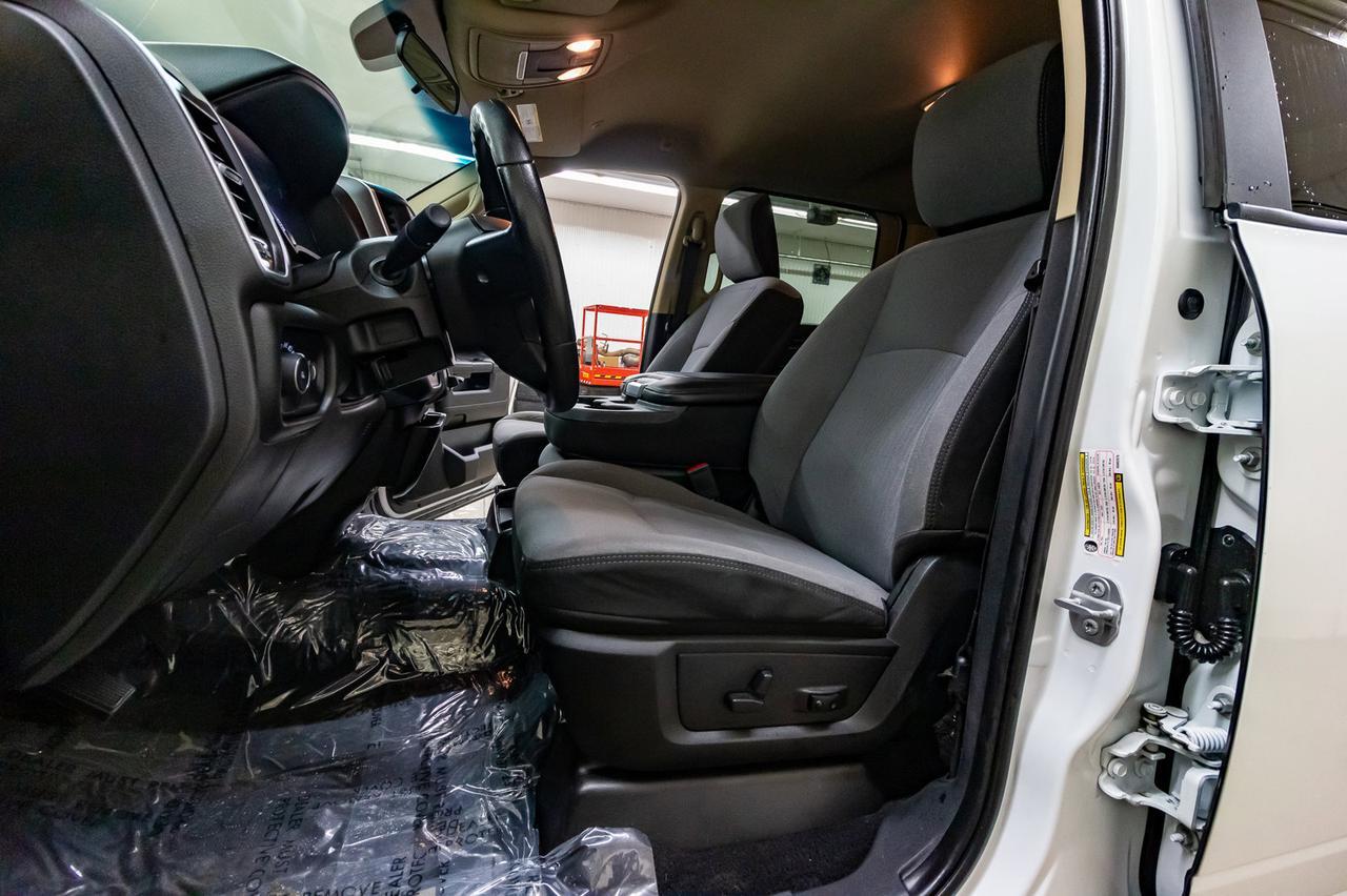 2019 Ram 2500 4x4 Crew Cab Big Horn HEMI BCam Red Deer AB