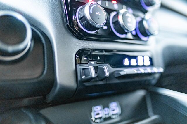 2019 Ram 2500 4x4 Crew Cab Big Horn HEMI Nav BCam Red Deer AB