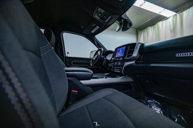 2019 Ram 2500 4x4 Crew Cab Big Horn HEMI Pseat BCam Red Deer AB