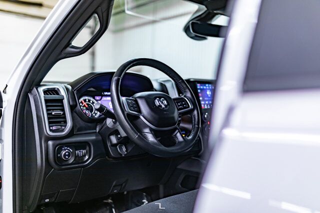 2019 Ram 2500 4x4 Crew Cab Big Horn HEMI Pseat BCam Red Deer AB