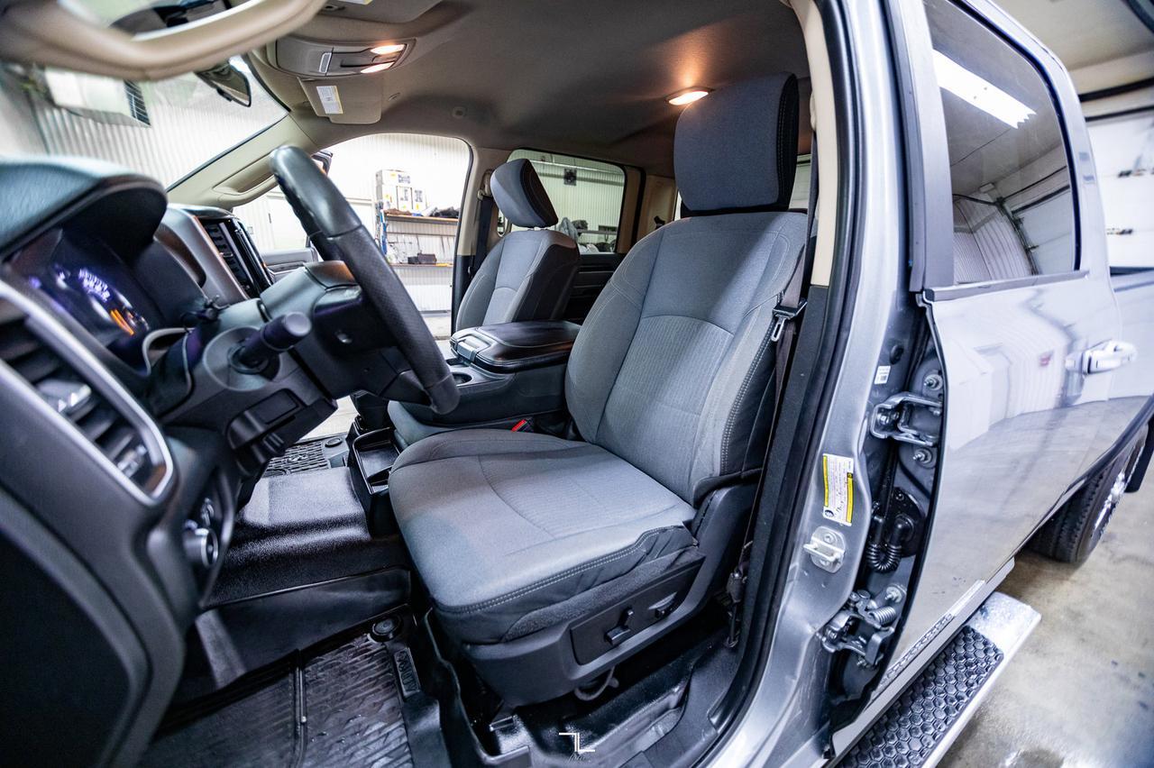 2019 Ram 2500 4x4 Crew Cab Big Horn Longbox HEMI BCam Red Deer AB