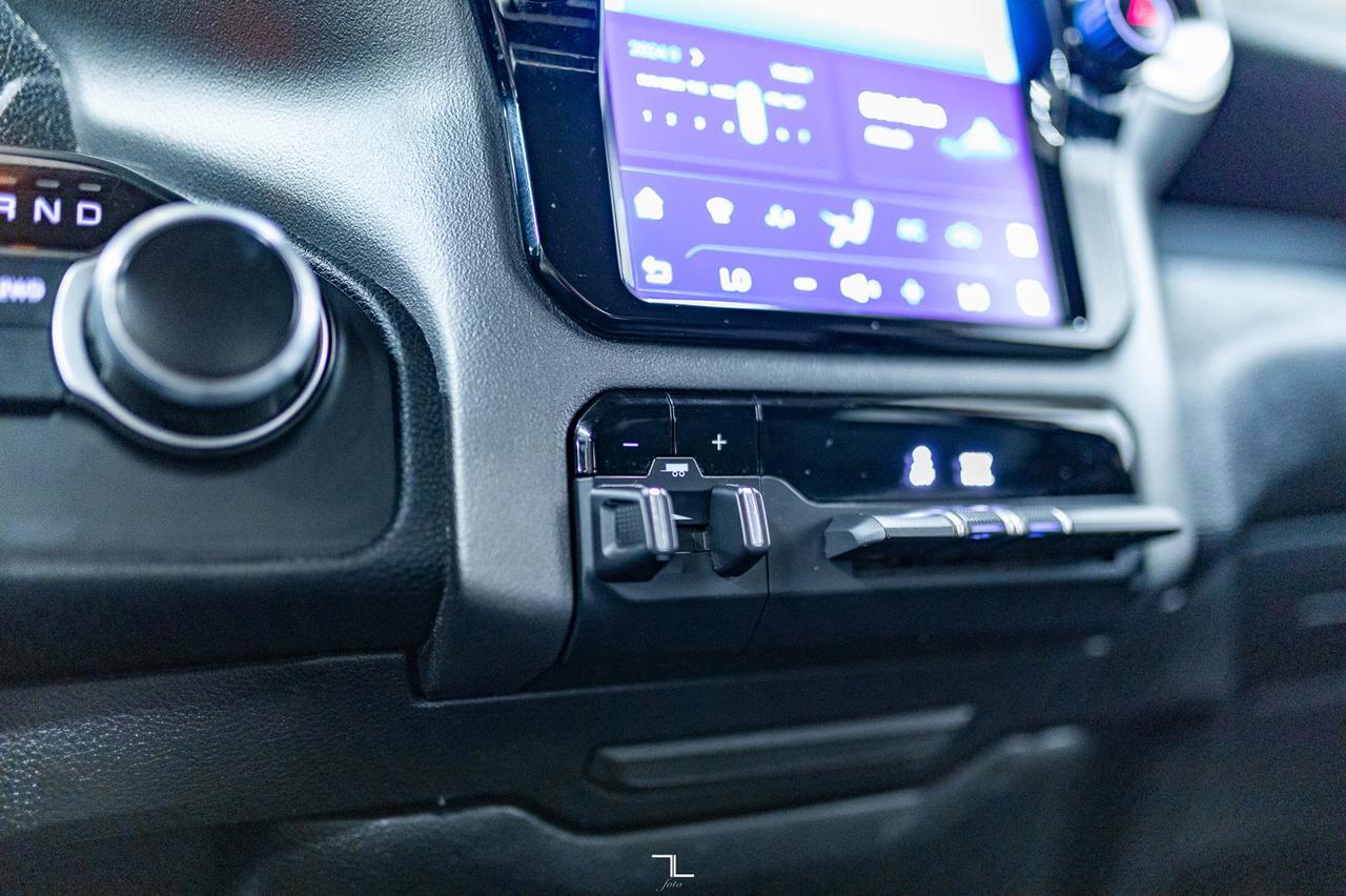 2019 Ram 2500 4x4 Crew Cab Big Horn Longbox HEMI BCam Red Deer AB