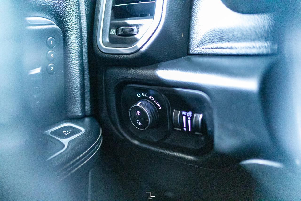 2019 Ram 2500 4x4 Crew Cab Laramie Longbox Diesel Leather Roof Nav Red Deer AB