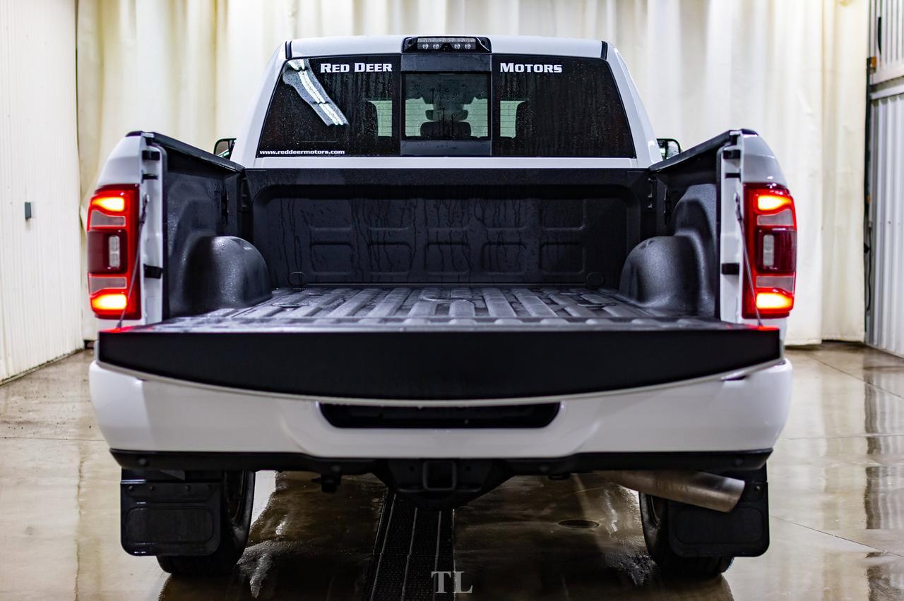 2019 Ram 3500 4x4 Crew Cab Big Horn Diesel AISIN Nav Roof Red Deer AB