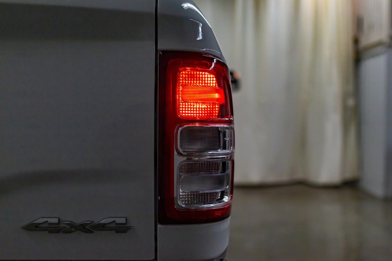 2019 Ram 3500 4x4 Crew Cab Big Horn Longbox HEMI BCam Red Deer AB