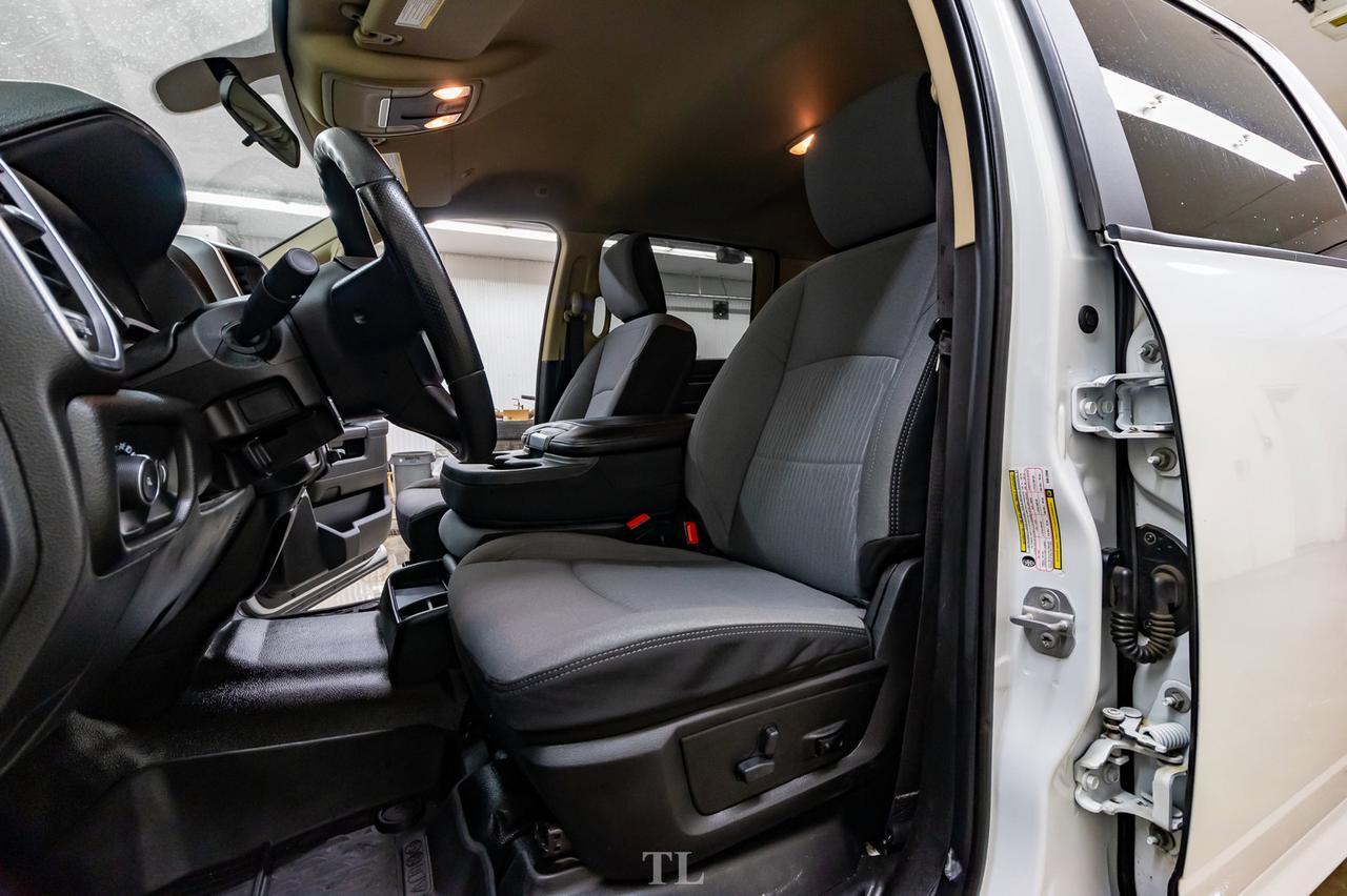 2019 Ram 3500 4x4 Crew Cab Big Horn Longbox HEMI BCam Red Deer AB