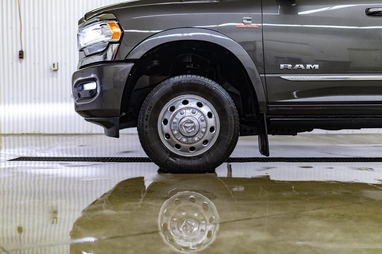 2019 Ram 3500 4x4 Crew Cab Limited Dually Diesel Leather Roof Nav Red Deer AB