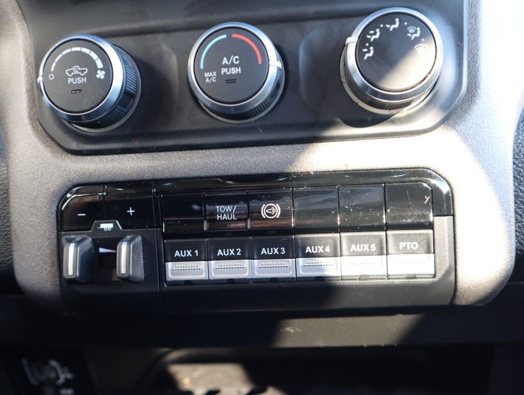 2019 Ram 3500 Chassis Cab Tradesman Crew Cab 4WD 6.7L Cummins Diesel Maumee OH