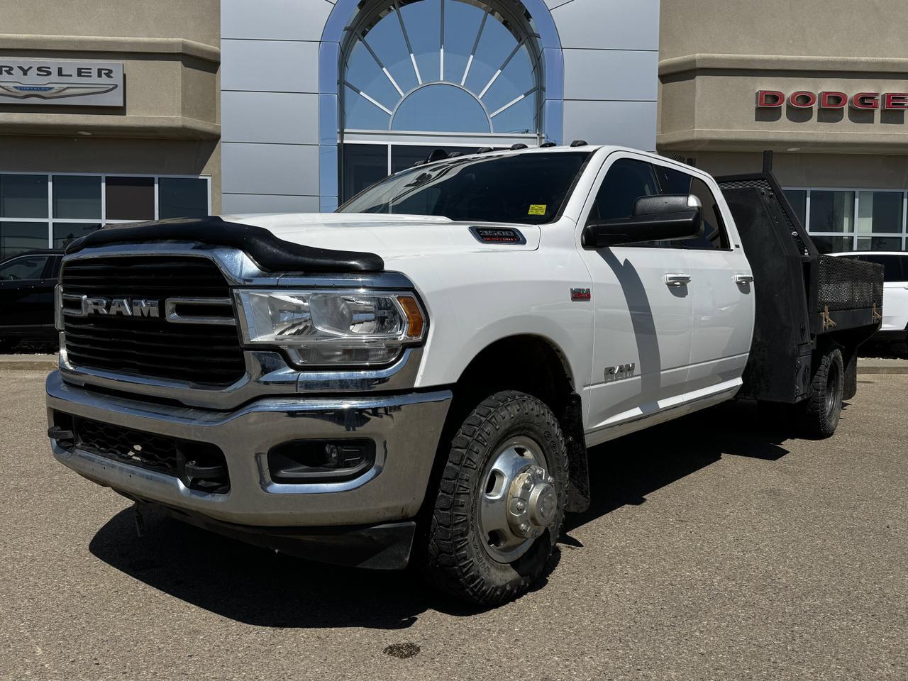 2019 Ram 3500 Chassis SLT Dually Crew Cab 4x4 | HEMI V8 | Front Bench | Low KMs | Backup Camera Redwater AB