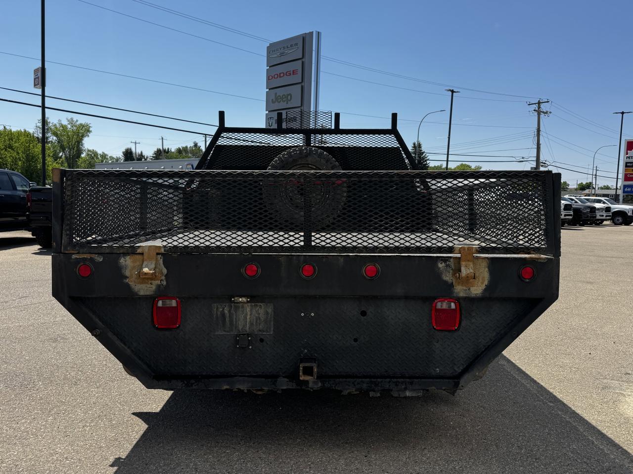 2019 Ram 3500 Chassis SLT Dually Crew Cab 4x4 | HEMI V8 | Front Bench | Low KMs | Backup Camera Redwater AB