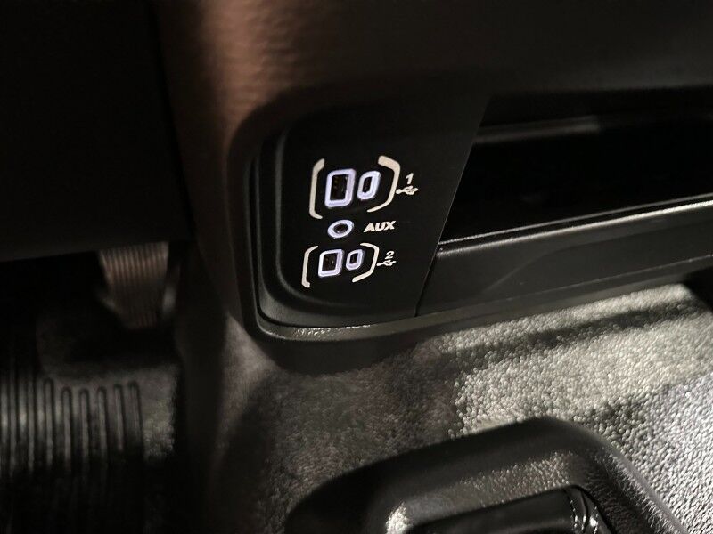 2019 Ram 3500 Flatbed 4WD Dually 6.7L Diesel AISIN Transmission Gooseneck FREE WARRANTY Arlington TX