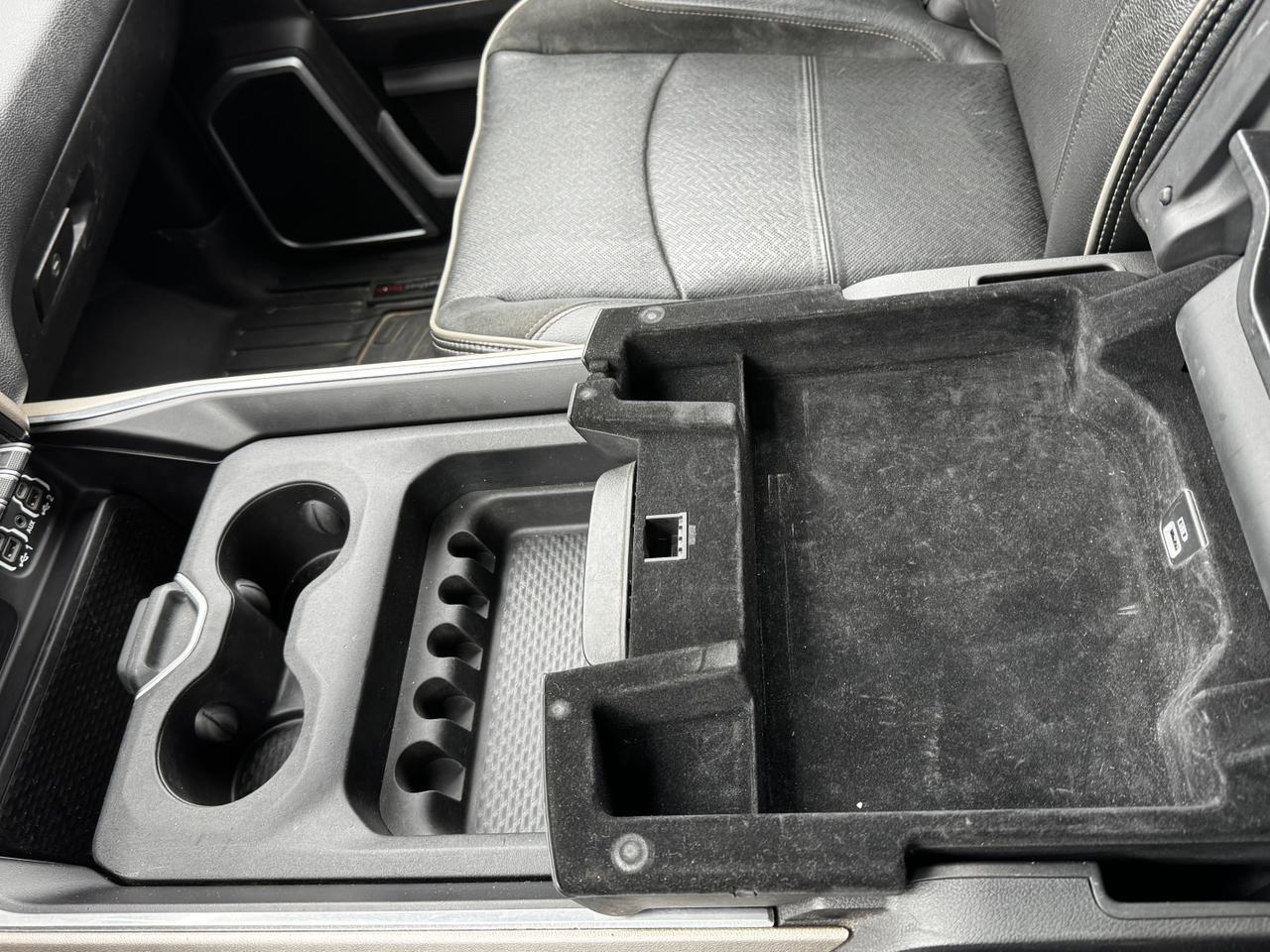 2019 Ram 3500 Laramie Crew Cab 4x4 | Cummins Diesel | Chrome | Heated Seats | Backup Camera Redwater AB