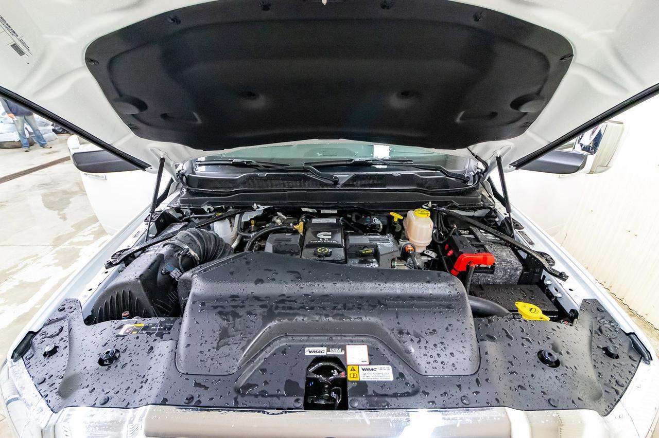 2019 Ram 5500 4x4 Crew Cab Laramie Mechanic's Box Red Deer AB