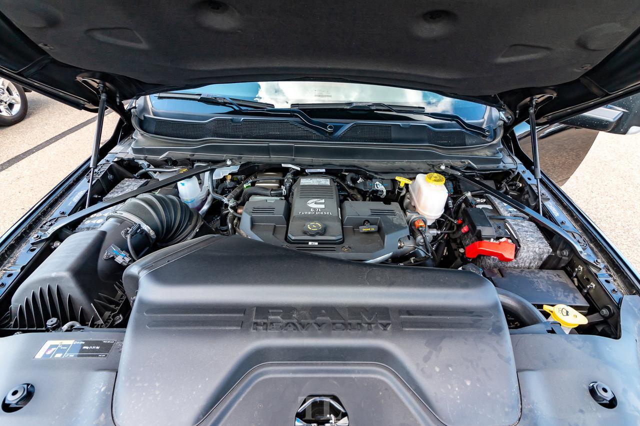 2019 Ram 5500 4x4 Crew Cab SLT Diesel AISIN Picker Red Deer AB