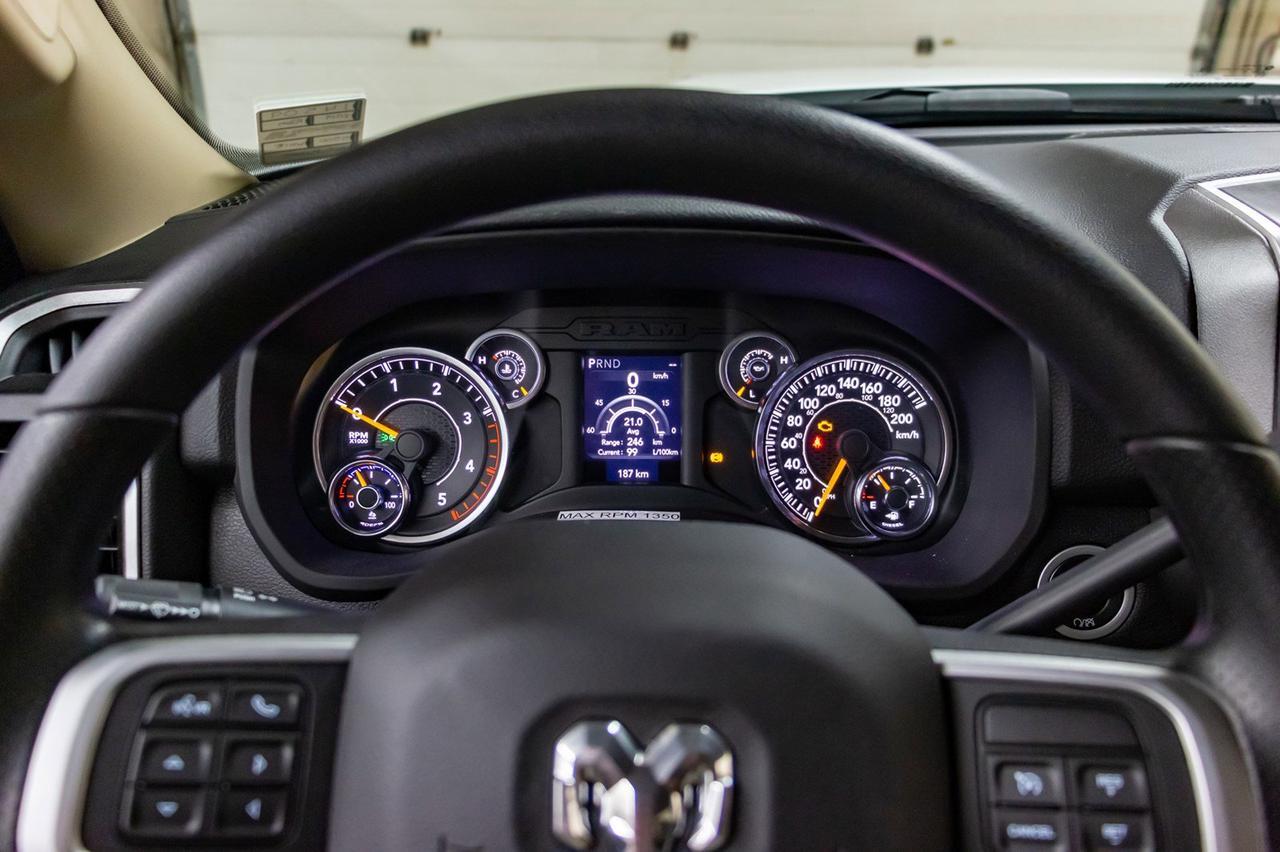 2019 Ram 5500 4x4 Crew Cab SLT Diesel Picker BCam Red Deer AB