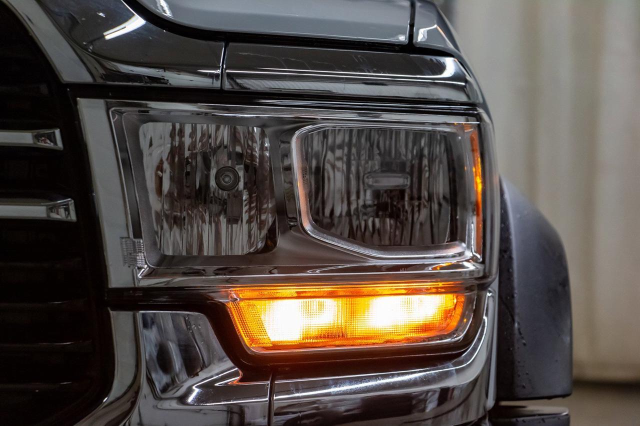 2019 Ram 5500 4x4 Crew Cab SLT Diesel Picker BCam Red Deer AB