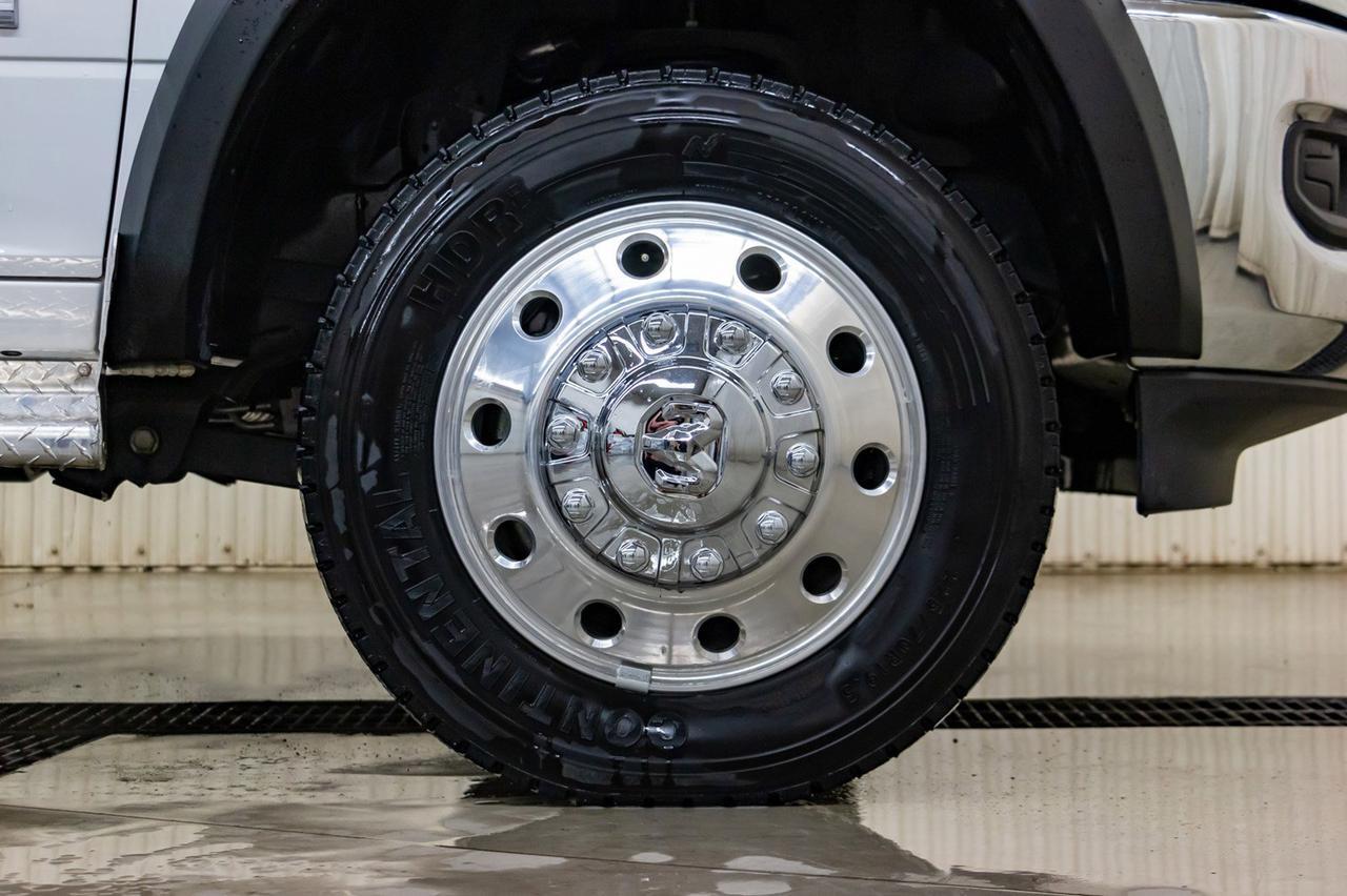 2019 Ram 5500 4x4 Crew Cab SLT Diesel Picker BCam Red Deer AB