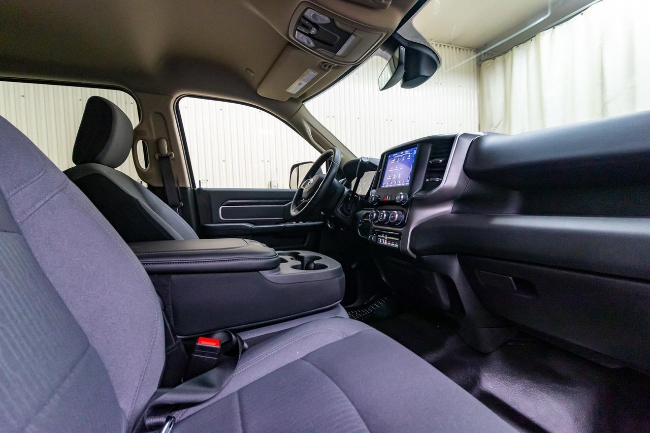 2019 Ram 5500 4x4 Crew Cab SLT Diesel Picker BCam Red Deer AB