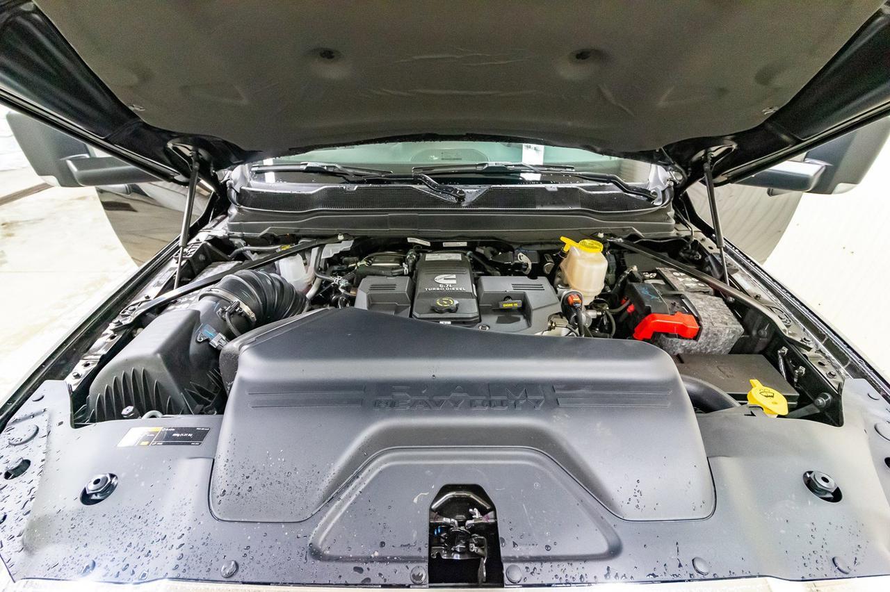 2019 Ram 5500 4x4 Crew Cab SLT Dump Box Diesel Aisin Red Deer AB