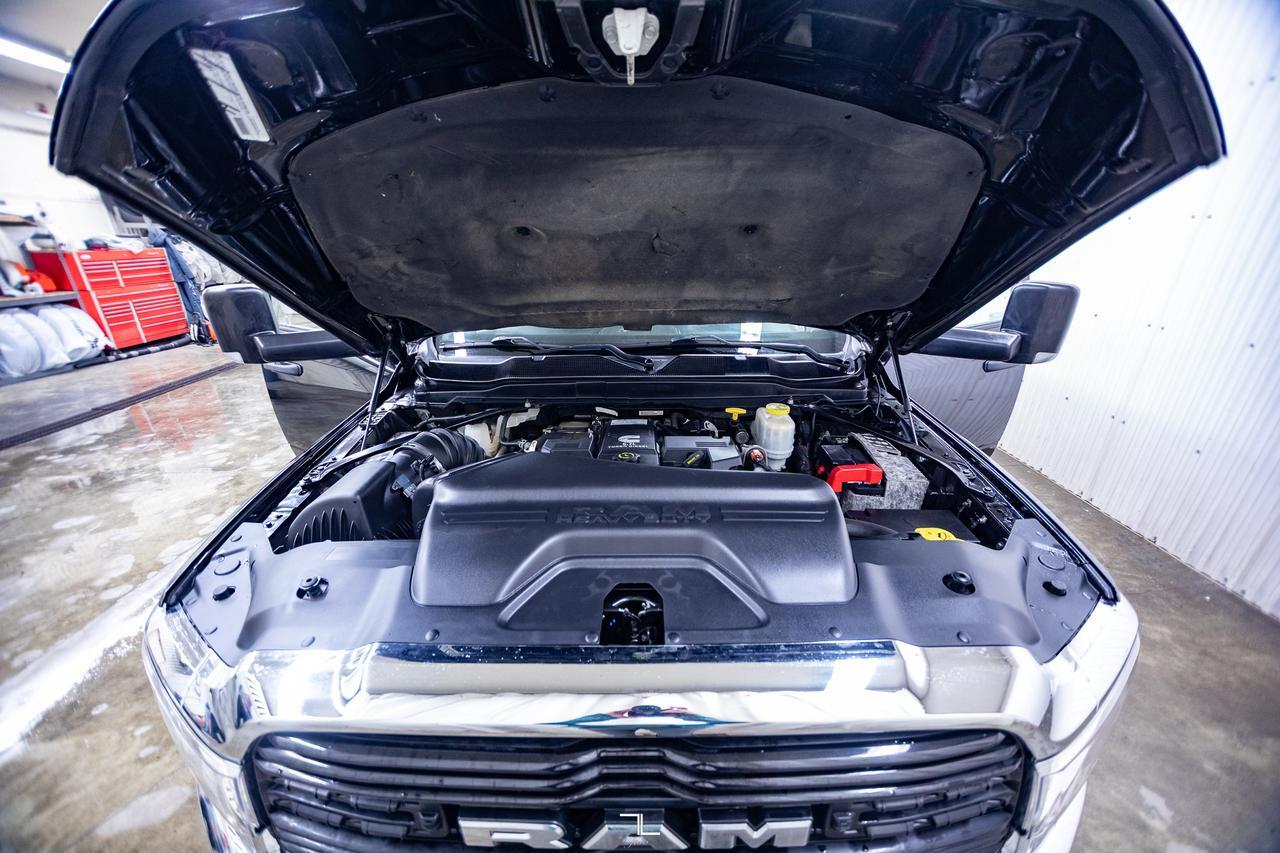 2019 Ram 5500 4x4 Crew Cab SLT Picker Deck Diesel AISIN Red Deer AB