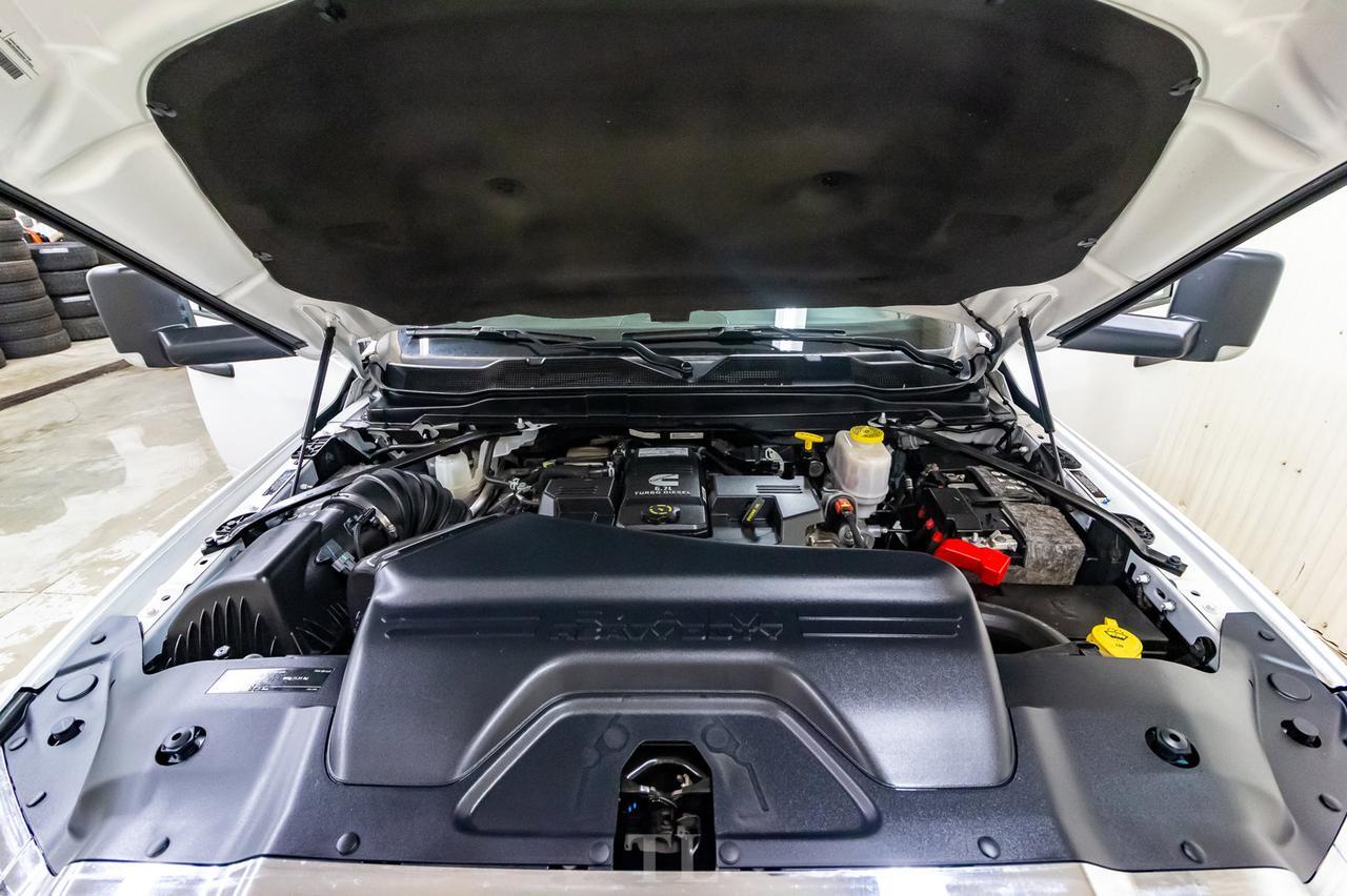 2019 Ram 5500 4x4 Crew Cab Tradesman Deck Dually Diesel AISIN Red Deer AB