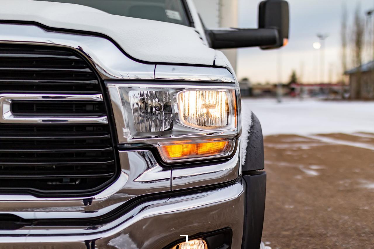 2019 Ram 5500 4x4 Reg Cab SLT Cube Van Diesel AISIN Red Deer AB