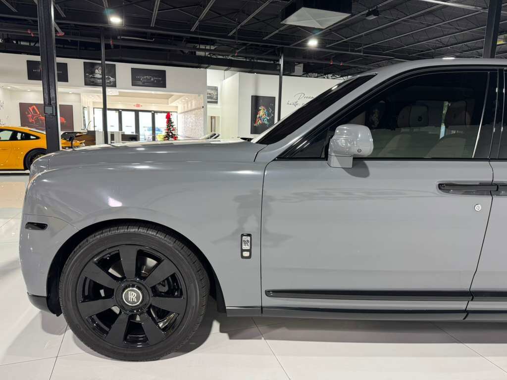 2019 Rolls-Royce Cullinan Burnout Grey paint, bookmatched wood, glass partition, four-passenger configuration AND MUCH MORE!! Fort Lauderdale FL
