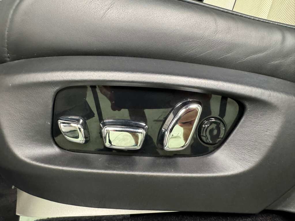 2019 Rolls-Royce Cullinan Burnout Grey paint, bookmatched wood, glass partition, four-passenger configuration AND MUCH MORE!! Fort Lauderdale FL