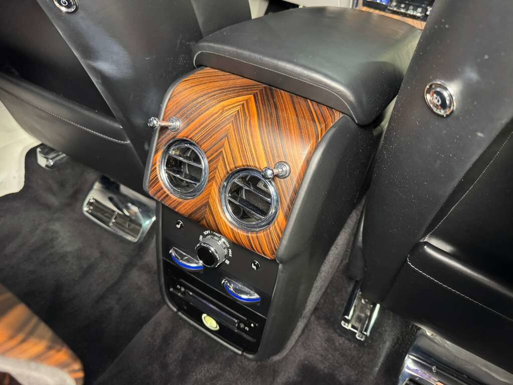 2019 Rolls-Royce Cullinan Burnout Grey paint, bookmatched wood, glass partition, four-passenger configuration AND MUCH MORE!! Fort Lauderdale FL