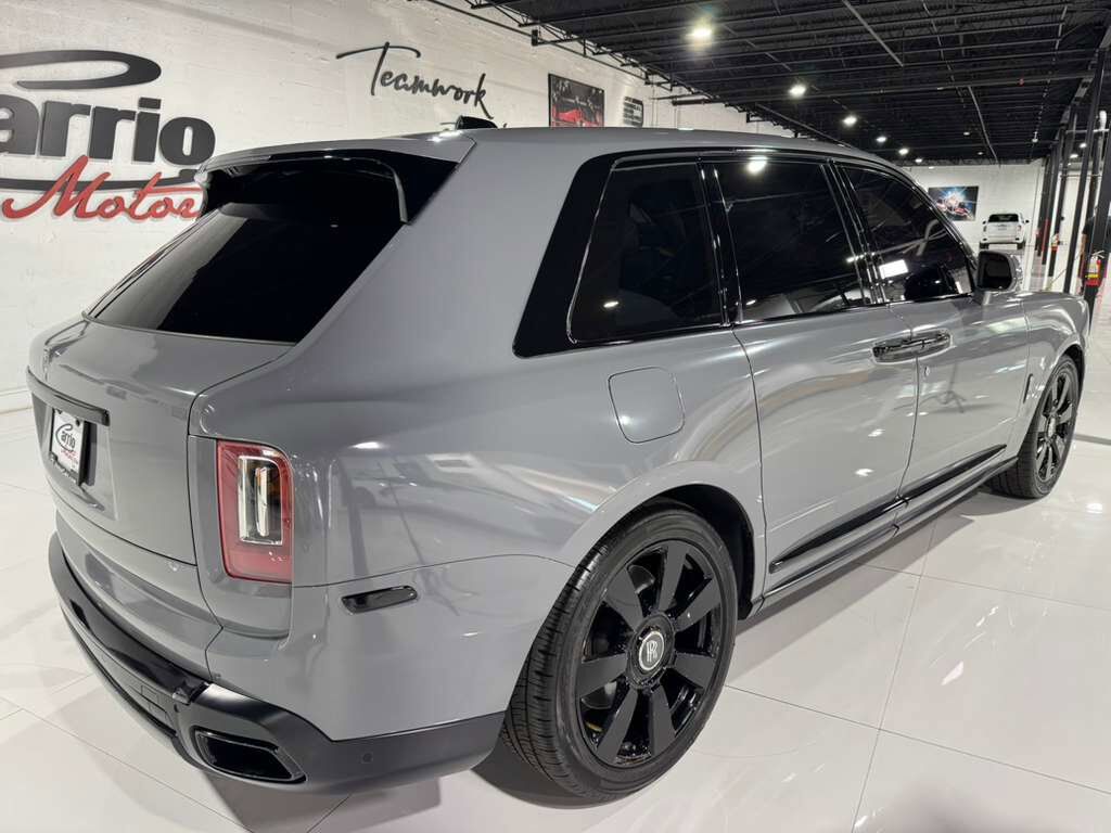 2019 Rolls-Royce Cullinan Burnout Grey paint, bookmatched wood, glass partition, four-passenger configuration AND MUCH MORE!! Fort Lauderdale FL