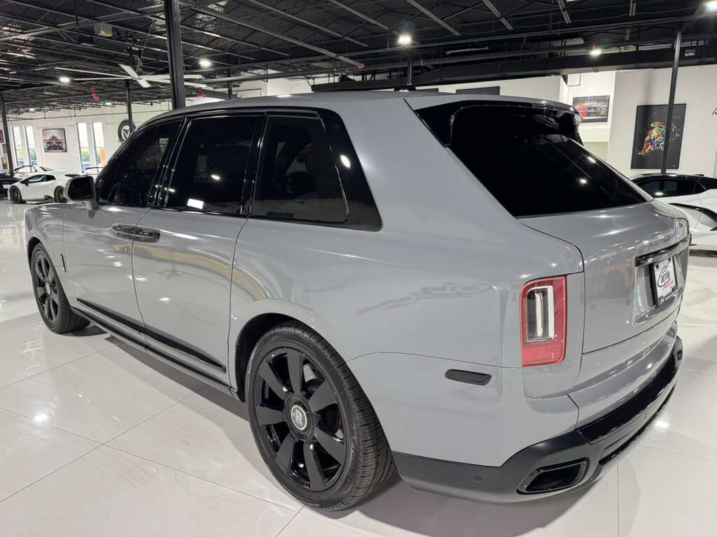 2019 Rolls-Royce Cullinan Burnout Grey paint, bookmatched wood, glass partition, four-passenger configuration AND MUCH MORE!! Fort Lauderdale FL