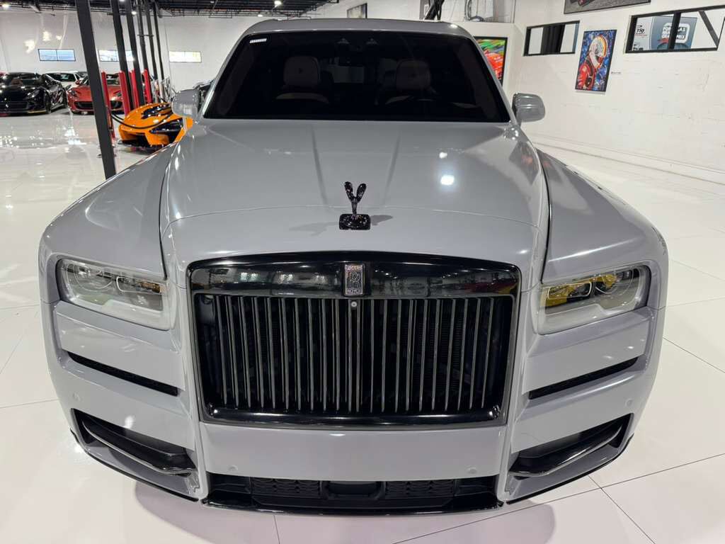 2019 Rolls-Royce Cullinan Burnout Grey paint, bookmatched wood, glass partition, four-passenger configuration AND MUCH MORE!! Fort Lauderdale FL