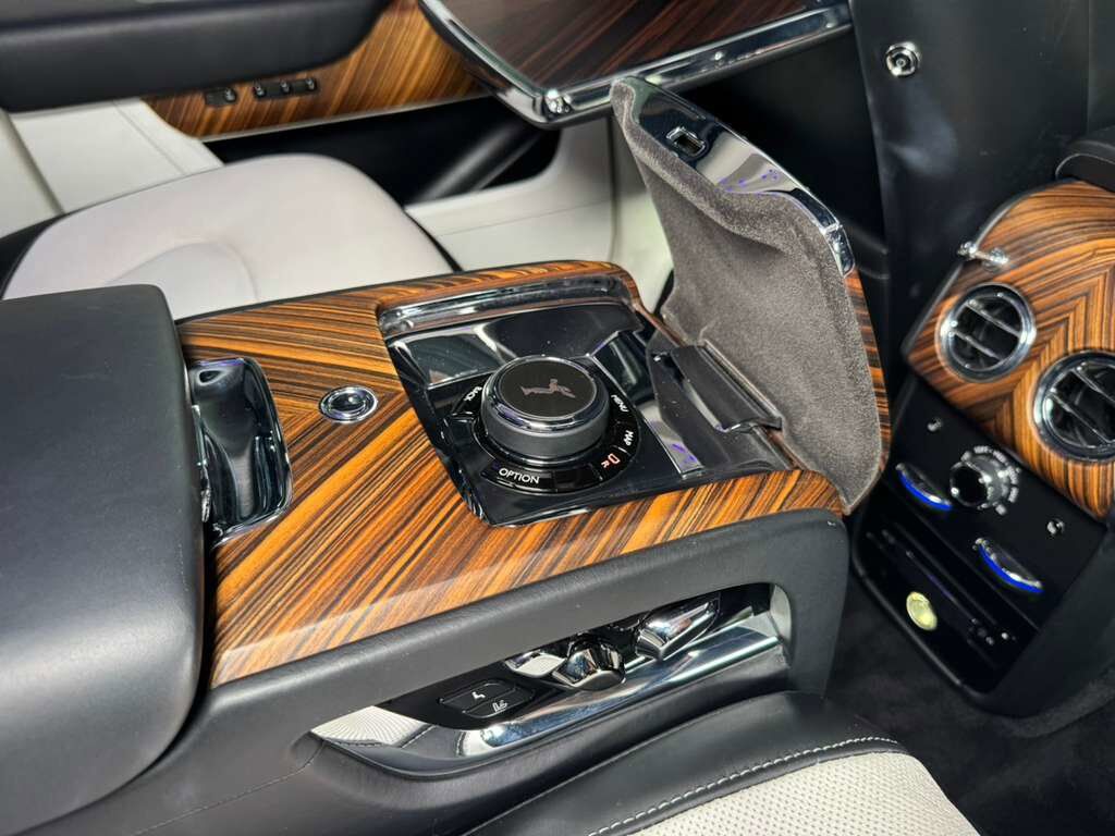 2019 Rolls-Royce Cullinan Burnout Grey paint, bookmatched wood, glass partition, four-passenger configuration AND MUCH MORE!! Fort Lauderdale FL