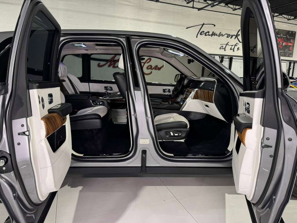 2019 Rolls-Royce Cullinan Burnout Grey paint, bookmatched wood, glass partition, four-passenger configuration AND MUCH MORE!! Fort Lauderdale FL