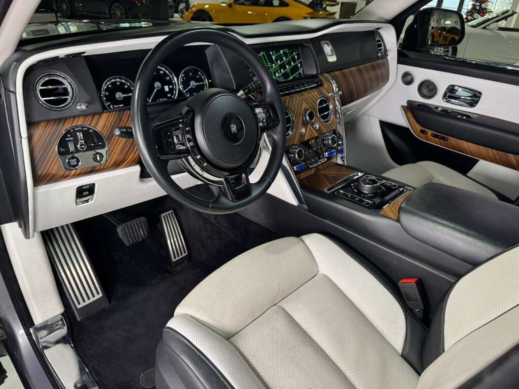 2019 Rolls-Royce Cullinan Burnout Grey paint, bookmatched wood, glass partition, four-passenger configuration AND MUCH MORE!! Fort Lauderdale FL