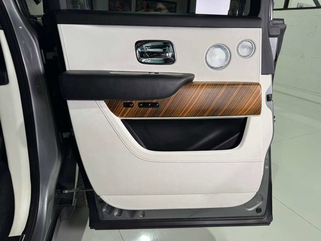 2019 Rolls-Royce Cullinan Burnout Grey paint, bookmatched wood, glass partition, four-passenger configuration AND MUCH MORE!! Fort Lauderdale FL