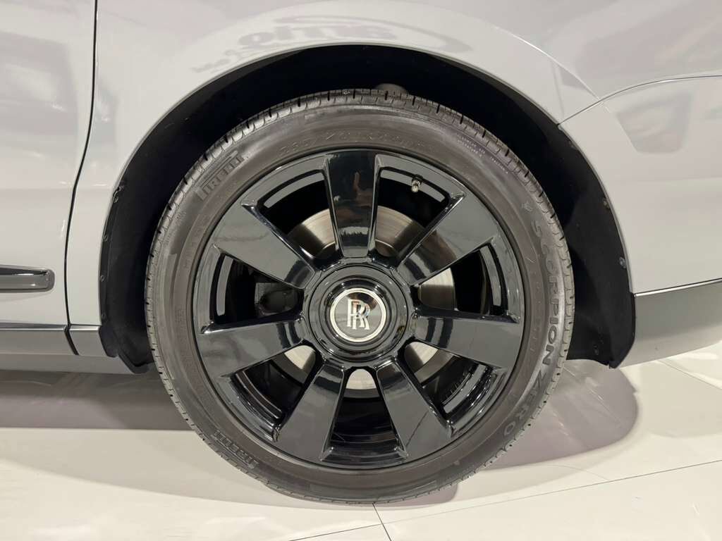 2019 Rolls-Royce Cullinan Burnout Grey paint, bookmatched wood, glass partition, four-passenger configuration AND MUCH MORE!! Fort Lauderdale FL