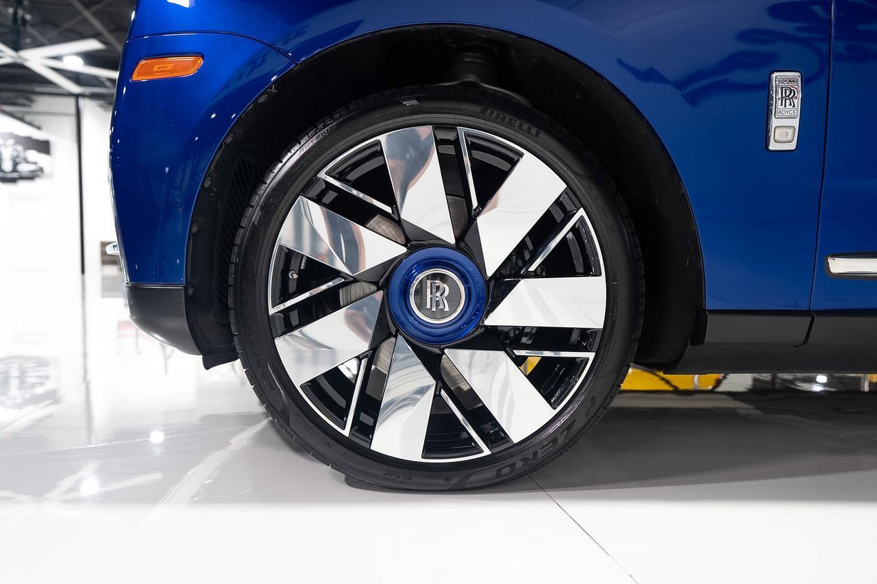 2019 Rolls-Royce Cullinan FOUR-PASSENGER CONFIGURATION! Salamanca Blue paint, Mandarin coachline, bespoke interior AND MORE!!! Fort Lauderdale FL