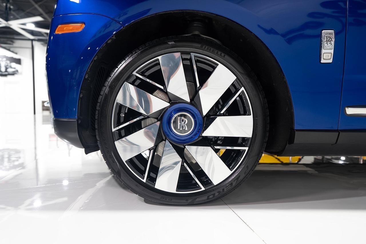 2019 Rolls-Royce Cullinan FOUR-PASSENGER CONFIGURATION! Salamanca Blue paint, Mandarin coachline, bespoke interior AND MORE!!! Fort Lauderdale FL