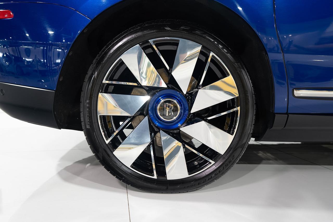 2019 Rolls-Royce Cullinan FOUR-PASSENGER CONFIGURATION! Salamanca Blue paint, Mandarin coachline, bespoke interior AND MORE!!! Fort Lauderdale FL