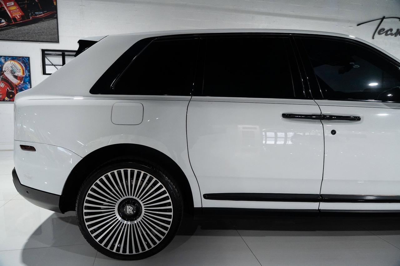 2019 Rolls-Royce Cullinan panoramic roof, Bespoke Audio system, rear infotainment system AND MUCH MORE!! Fort Lauderdale FL