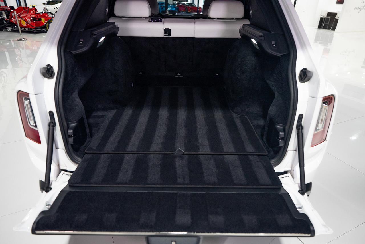 2019 Rolls-Royce Cullinan panoramic roof, Bespoke Audio system, rear infotainment system AND MUCH MORE!! Fort Lauderdale FL