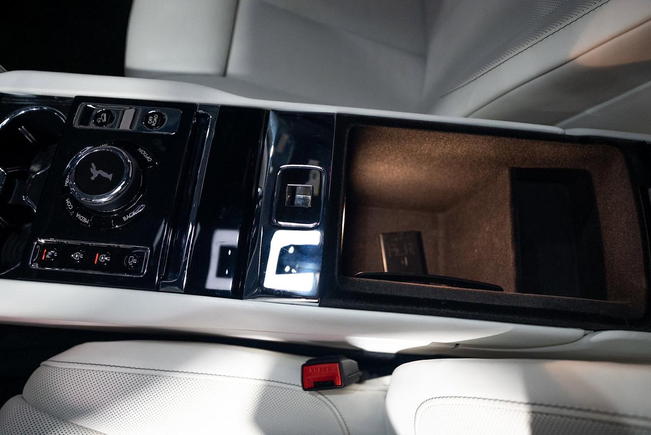 2019 Rolls-Royce Cullinan panoramic roof, Bespoke Audio system, rear infotainment system AND MUCH MORE!! Fort Lauderdale FL