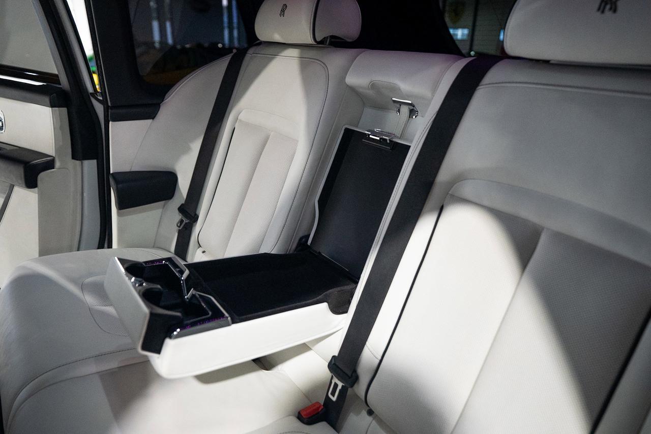 2019 Rolls-Royce Cullinan panoramic roof, Bespoke Audio system, rear infotainment system AND MUCH MORE!! Fort Lauderdale FL