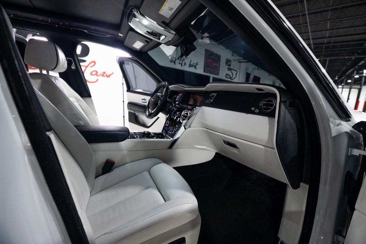 2019 Rolls-Royce Cullinan panoramic roof, Bespoke Audio system, rear infotainment system AND MUCH MORE!! Fort Lauderdale FL