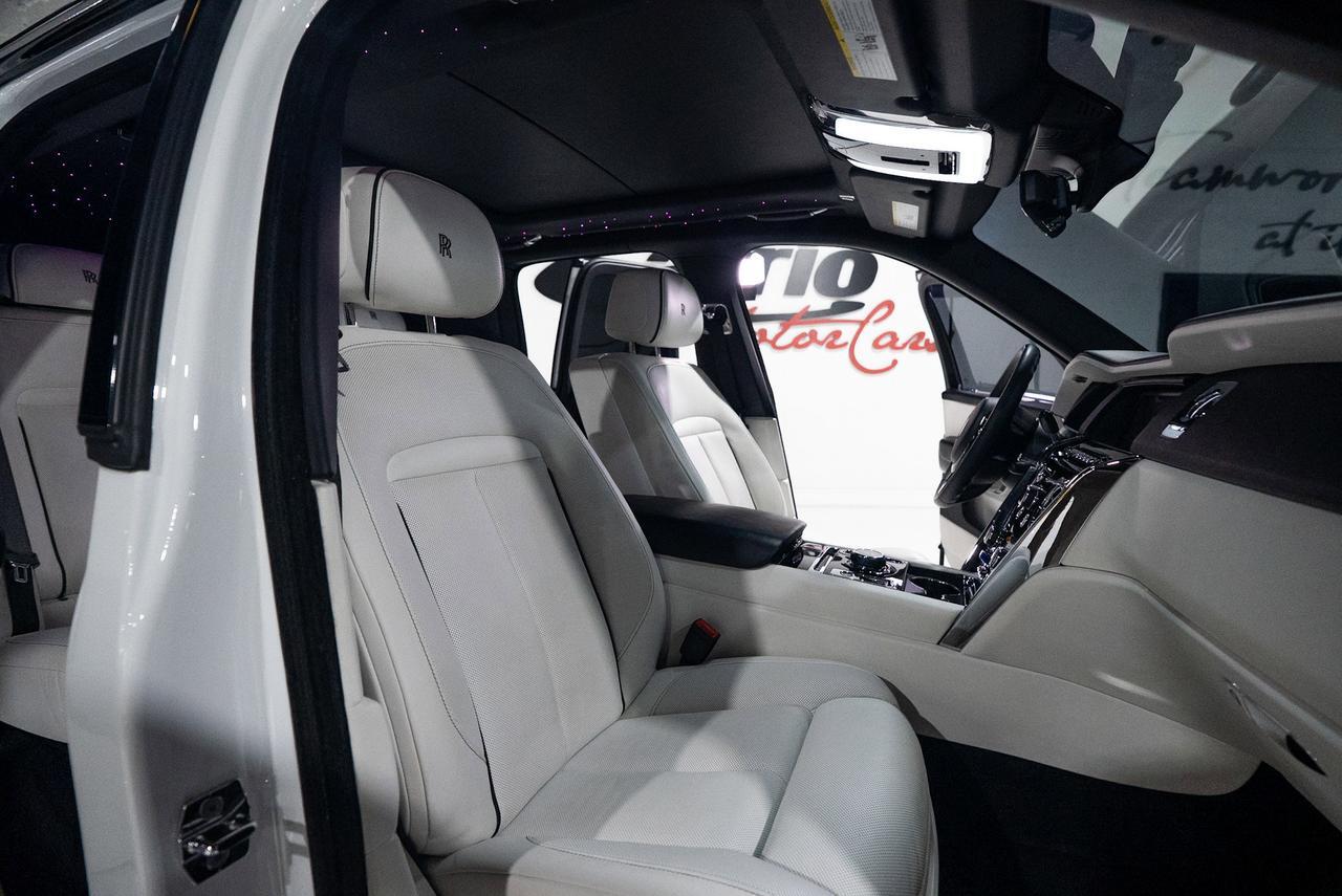 2019 Rolls-Royce Cullinan panoramic roof, Bespoke Audio system, rear infotainment system AND MUCH MORE!! Fort Lauderdale FL