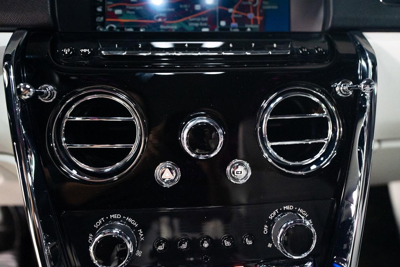 2019 Rolls-Royce Cullinan panoramic roof, Bespoke Audio system, rear infotainment system AND MUCH MORE!! Fort Lauderdale FL