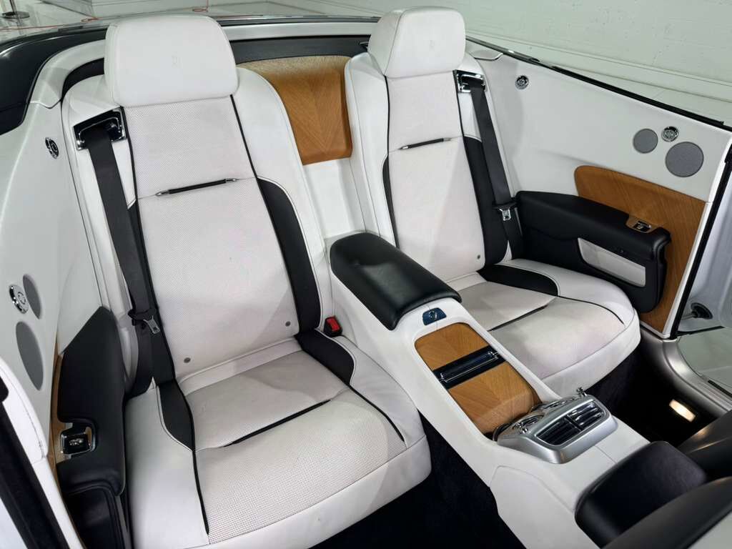 2019 Rolls-Royce Dawn bookmatched wood trim, illuminated Spirit of Ecstasy AND MUCH MORE!! Fort Lauderdale FL