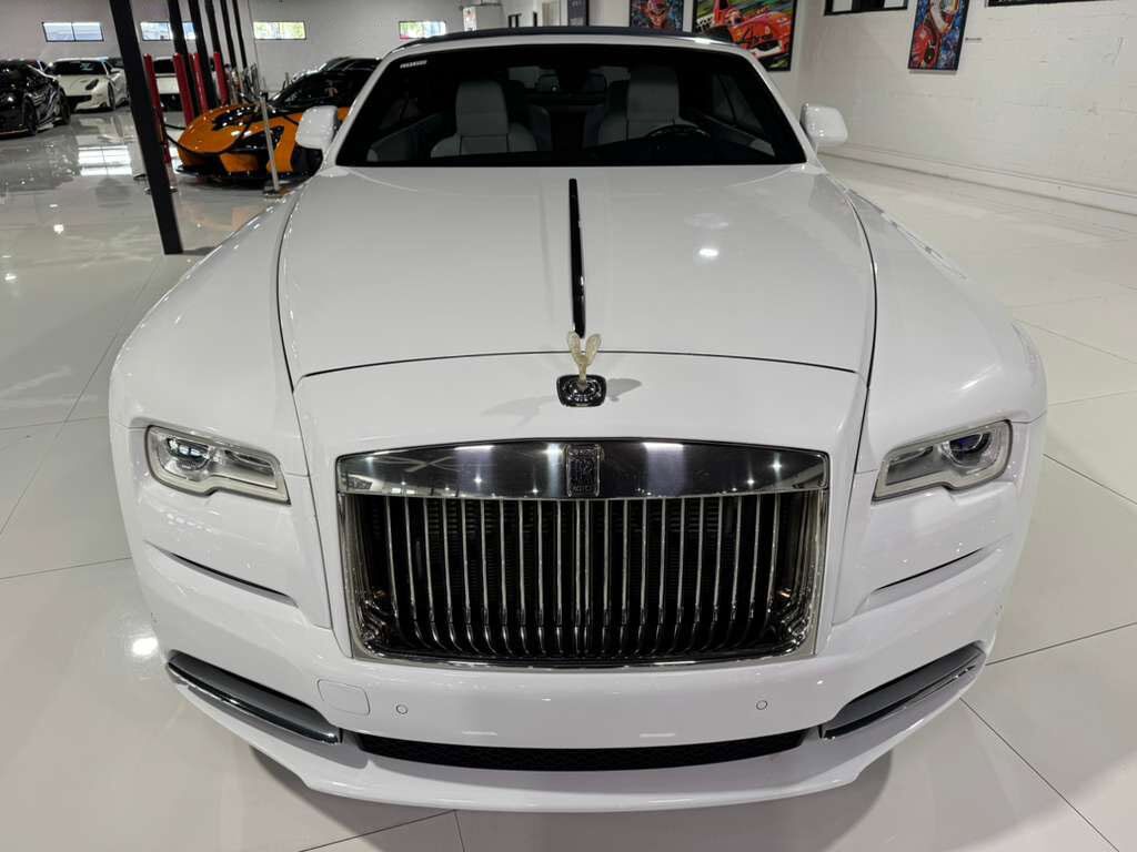 2019 Rolls-Royce Dawn bookmatched wood trim, illuminated Spirit of Ecstasy AND MUCH MORE!! Fort Lauderdale FL