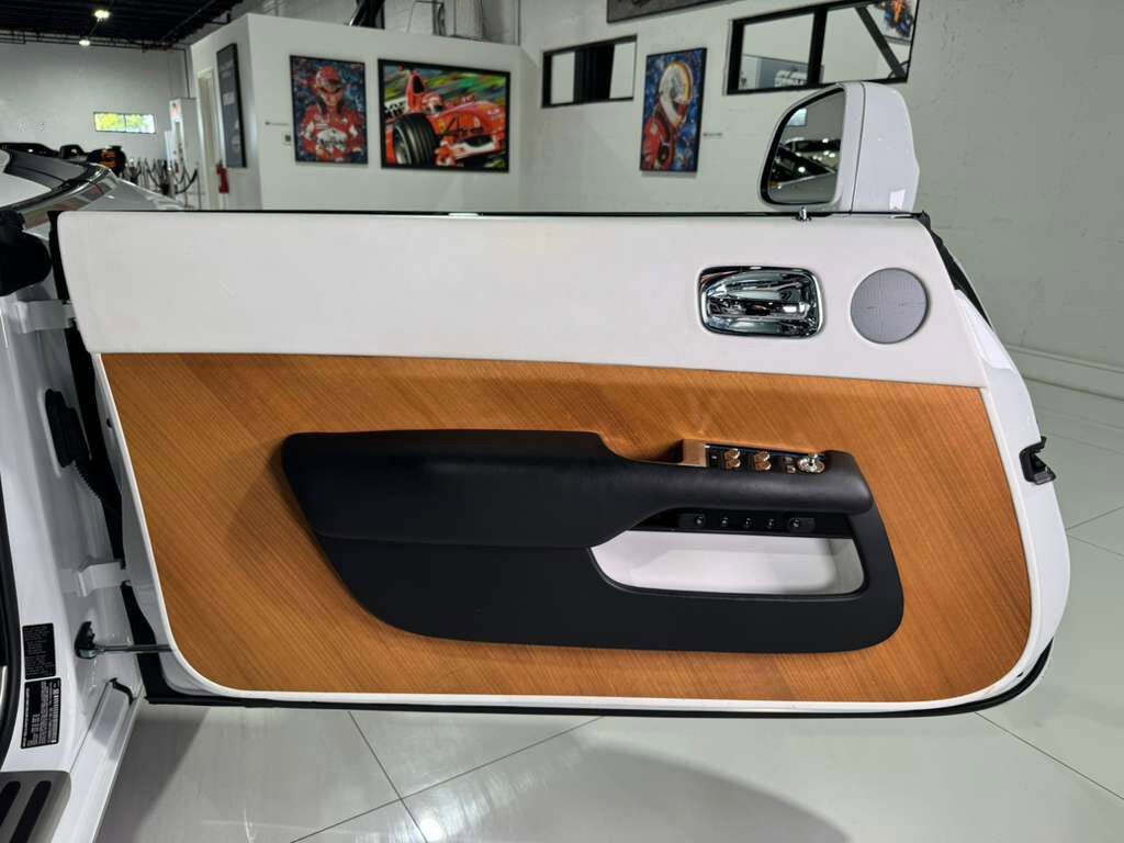 2019 Rolls-Royce Dawn bookmatched wood trim, illuminated Spirit of Ecstasy AND MUCH MORE!! Fort Lauderdale FL